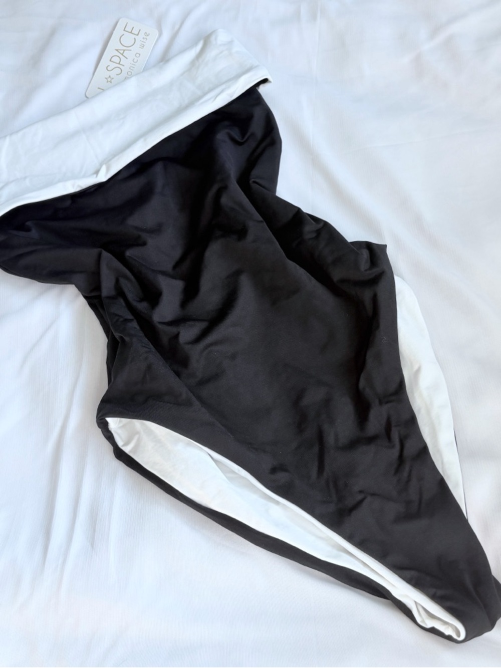 NWT L*Space Black and White Mustang Reversible One-Piece Swimsuit S - Picture 3 of 9